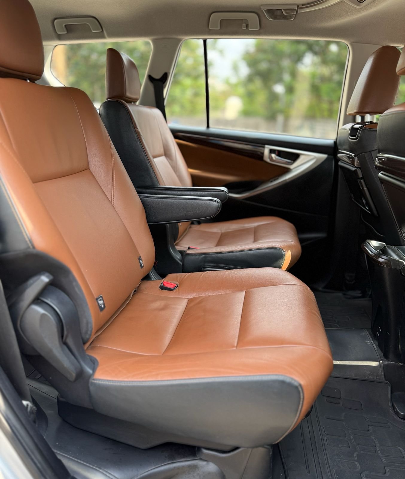 Innova Crysta 
